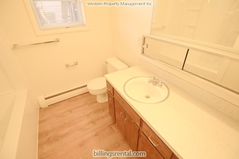 Bathroom - 2316 Alderson Ave