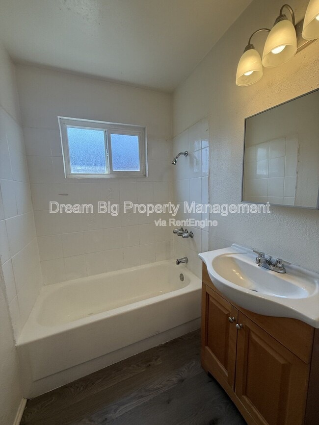 Building Photo - 245 Maryknoll Dr