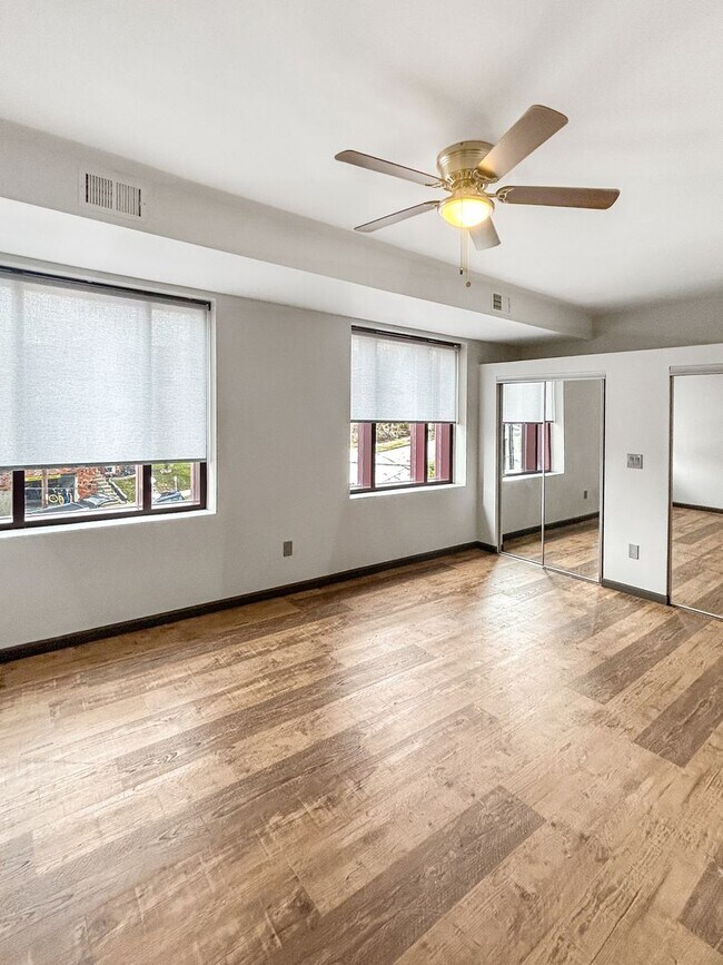 Building Photo - 101 E Lincoln Ave