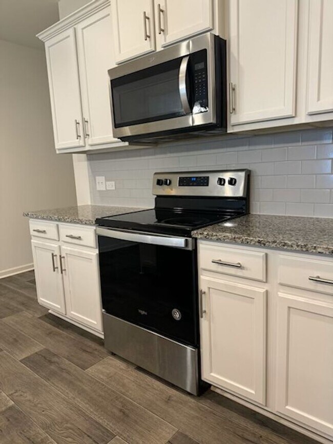 Building Photo - Introducing Your Dream Home: A Spacious 3 ...