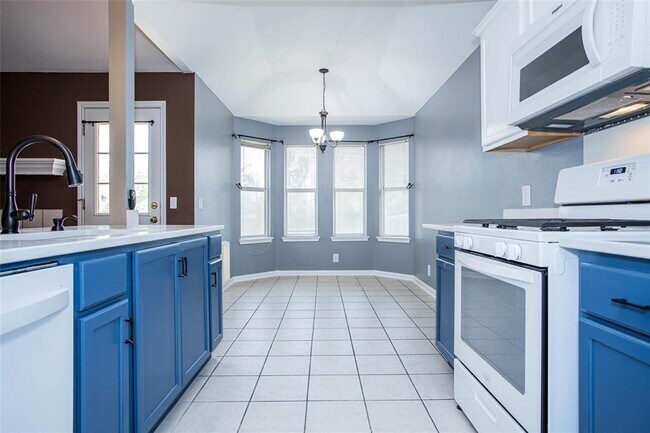 Building Photo - 814 Lantana Dr