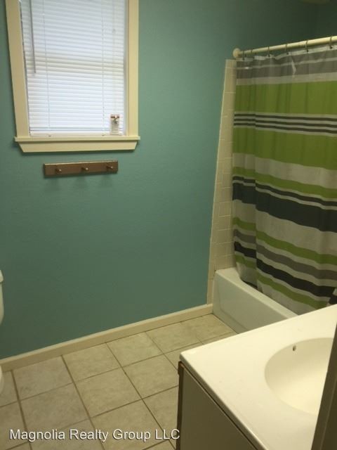 Building Photo - 3 br, 1.5 bath House - 4051 Calcaseiu Loop