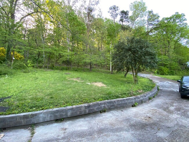 Building Photo - Newly remodeled 2 bed 1 bath home in Red B...