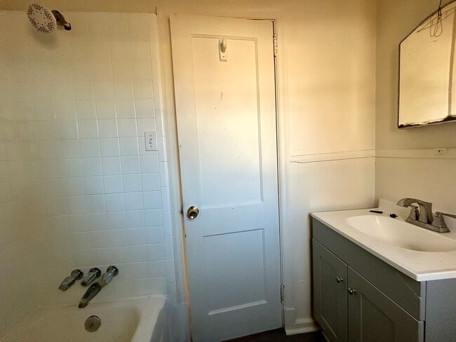 Building Photo - 1219 Bailey St