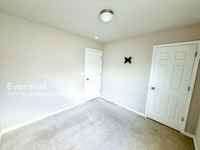 Building Photo - 192 Stonebriar Dr
