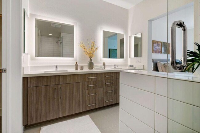 Building Photo - 345 E McKinley Ave