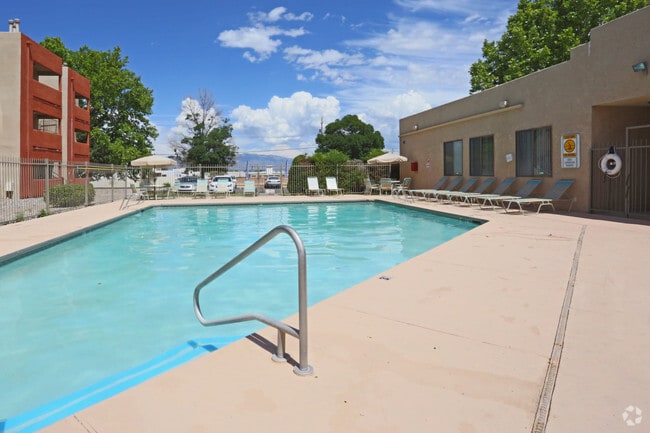 Swimming Pool - Mesa Ridge Apartments