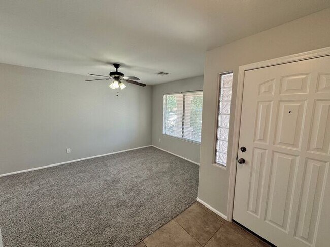 Building Photo - Stunning 4Bedrooms/2.5 Bath Home!
