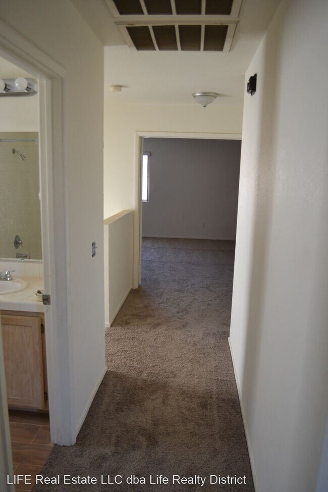 Building Photo - 4 br, 2.5 bath House - 8325 Maple Star