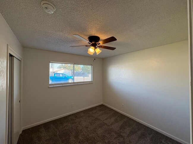 Building Photo - Spacious Home Available Now!