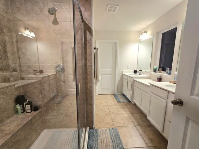 Building Photo - 10682 Old Sycamore Lp