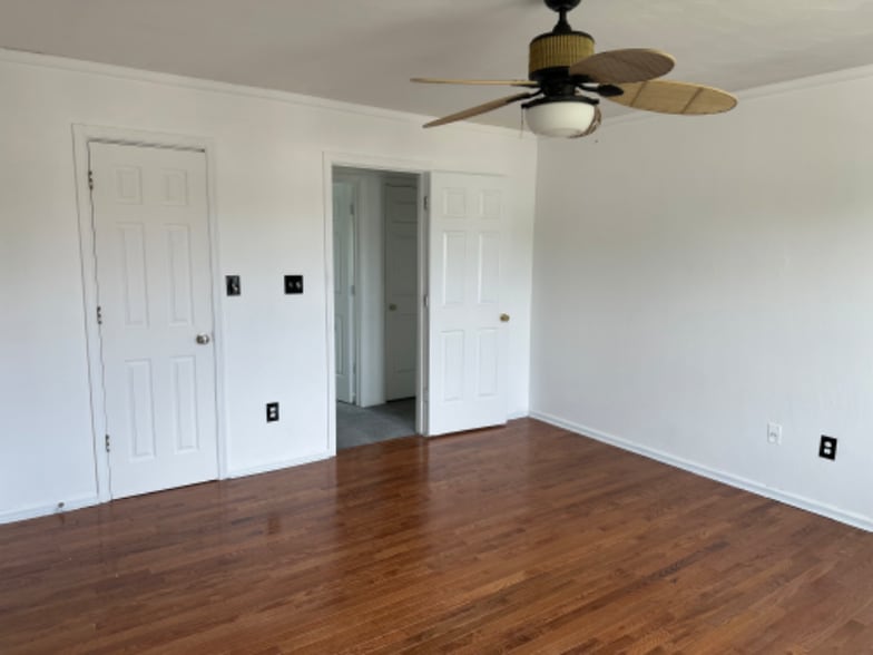 Building Photo - 1705 River Rock Arch