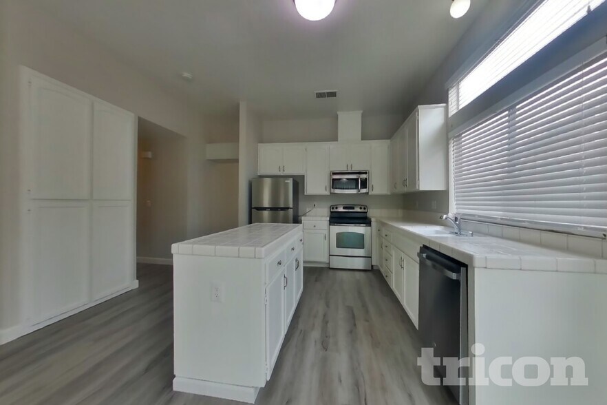Building Photo - 1436 Northwood Dr