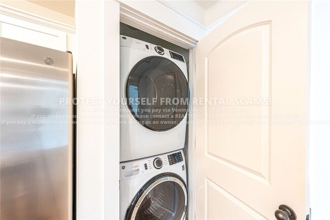 Building Photo - 1394 W Cleveland St