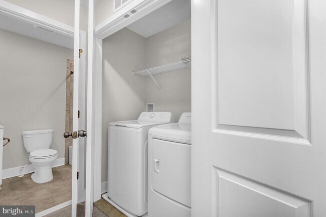 Building Photo - 2110 Winterberry Ln
