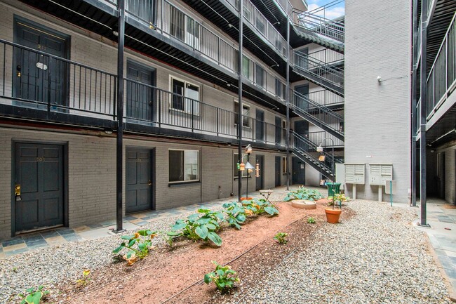 Primary Photo - Beautiful 1 Bed, 1 Bath Condo in Speer!