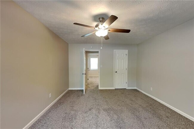 Building Photo - 2263 Turtle Club Dr NE