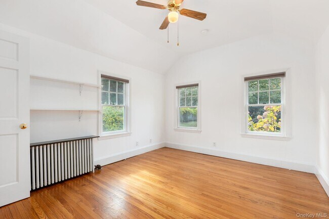 Building Photo - 744 Titicus Rd