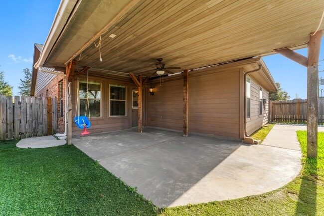 Building Photo - 3103 Lockeridge Village Dr