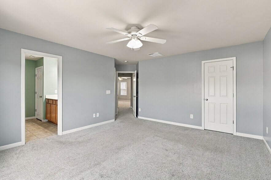 Building Photo - 132 Slaters Dr