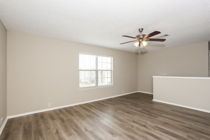 Building Photo - 6736 Ambercrest Dr