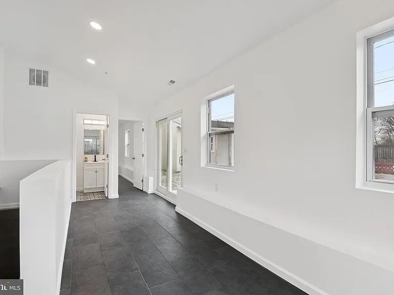 Building Photo - 513 Kintop Rd