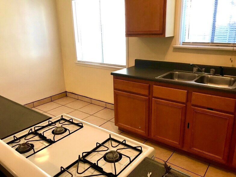 Kitchen - 5362 Monroe St