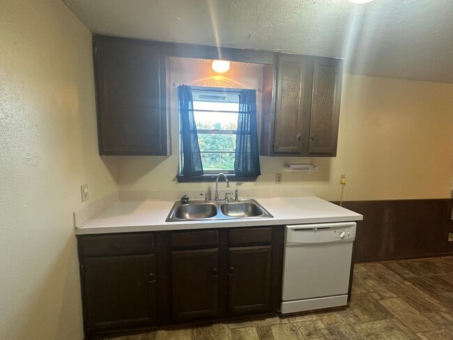 Building Photo - 109 N Choctaw Rd