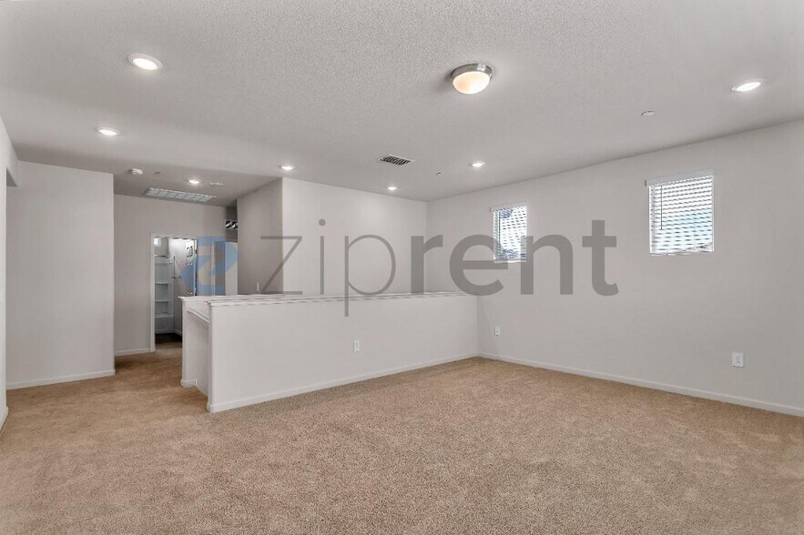 Building Photo - 1790 Haines Ave