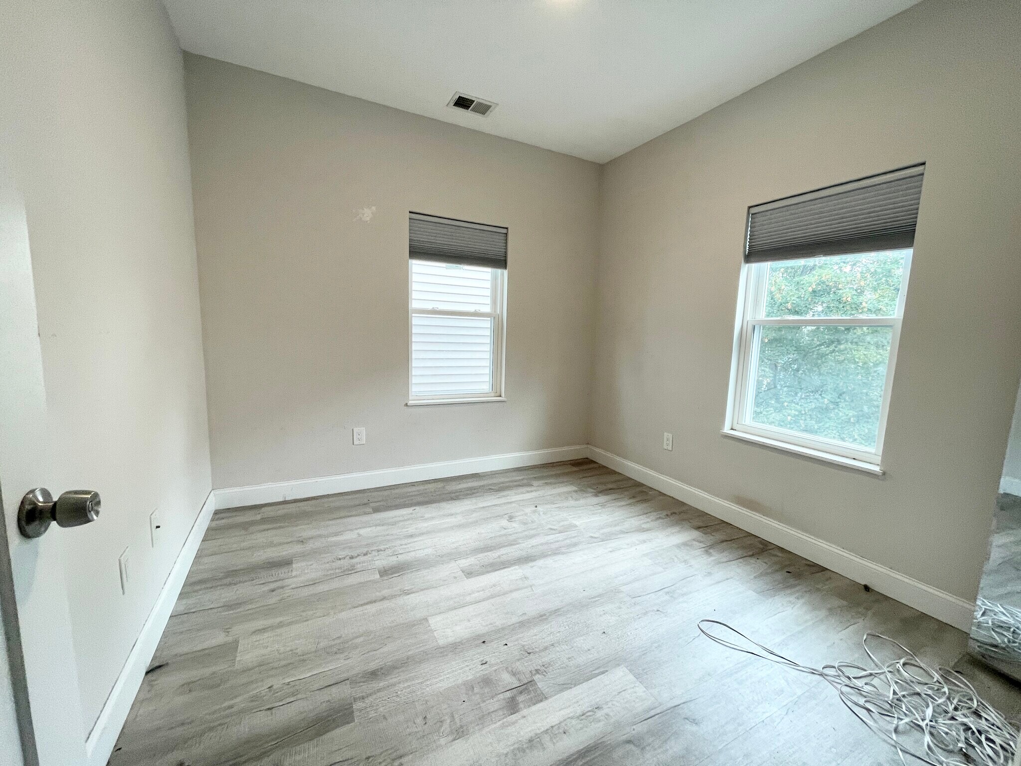 Building Photo - 113 Hillside St