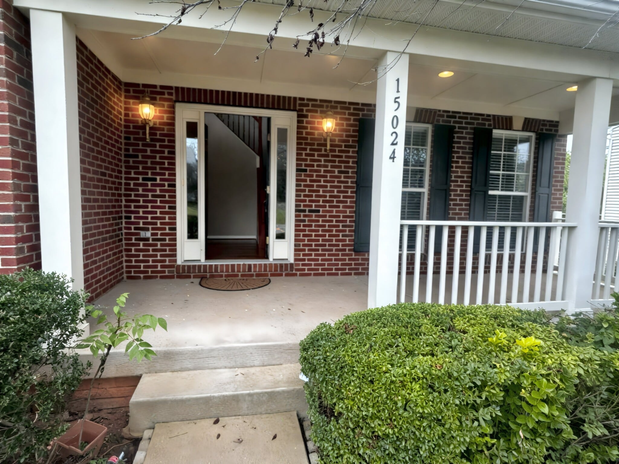 Enterance - 15024 Burgandine Ave