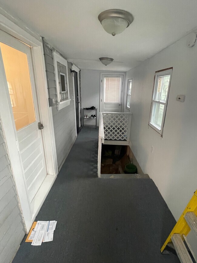 Building Photo - 120 lyndale ave