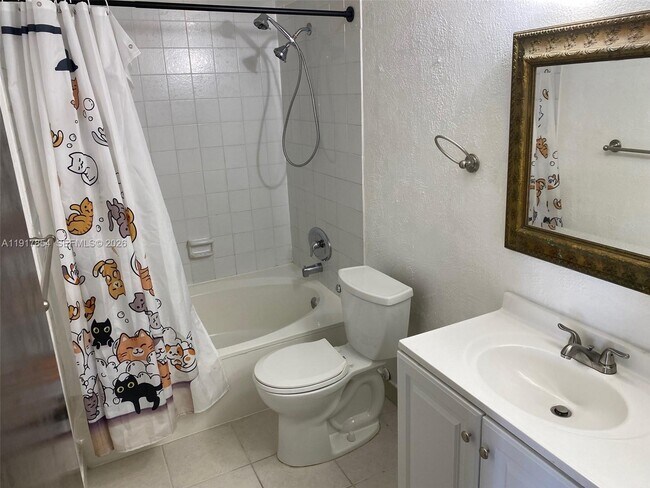 Building Photo - 200 Wimbledon Lakes Dr