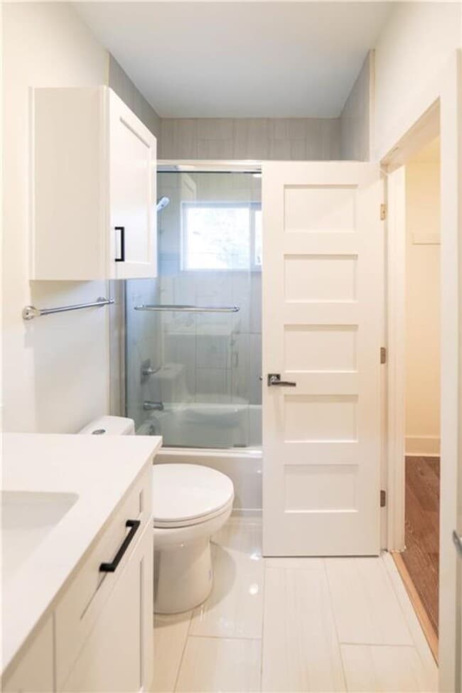 Building Photo - 8 Bedrooms 8 Baths Pre-leasing Now for 202...