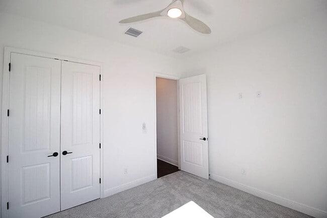 Building Photo - Coastal Living in Marina del Palma?!