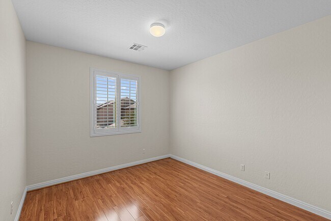 Building Photo - Beautiful West Vegas Home With Next Gen Suite