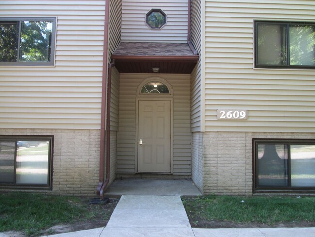 Primary Photo - 1 bedroom, 1 bath condo on Iowa City's wes...