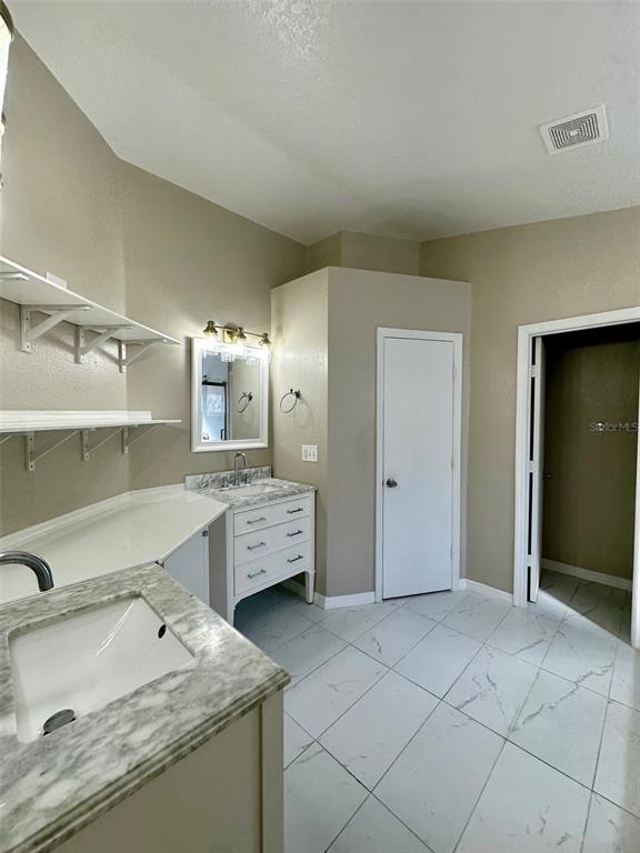 Building Photo - 5541 Dark Star Loop