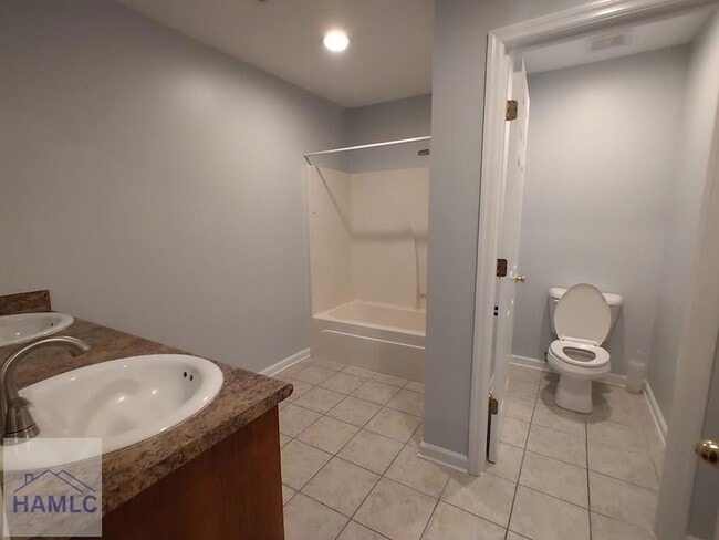 Building Photo - 306 N Main St