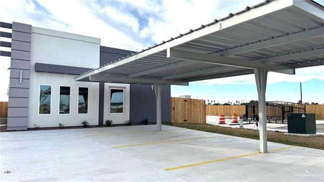 Building Photo - 13 S 43rd St