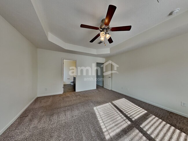 Building Photo - 123 Farmbrook Ct