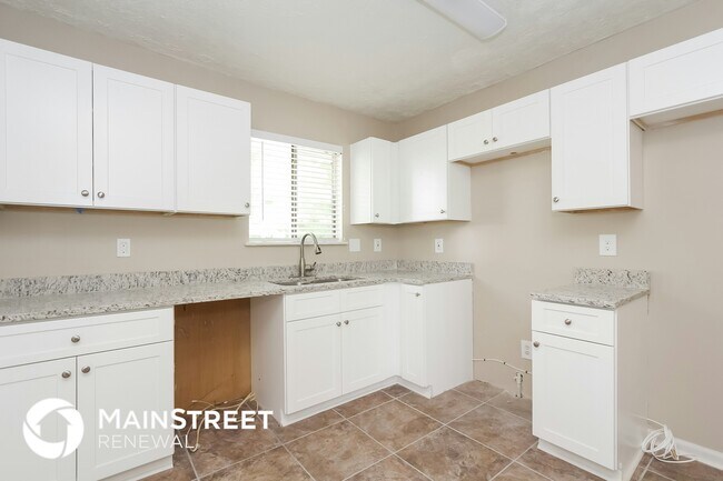 Building Photo - 7335 Buck Creek Dr