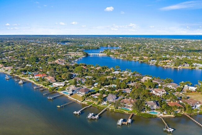 Building Photo - 18799 Rio Vista Dr