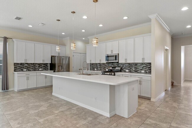 Building Photo - 4 bedroom in Apopka available now!