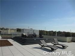 Building Photo - 433 Main St