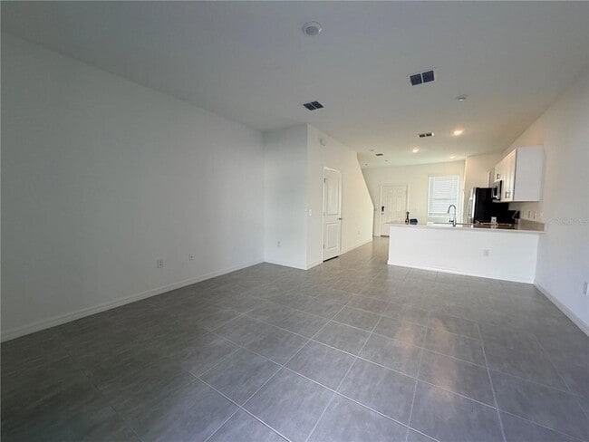 Building Photo - 2946 Skyline Lp