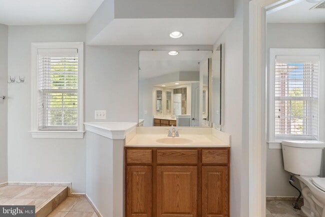 Building Photo - 15436 Symondsbury Way