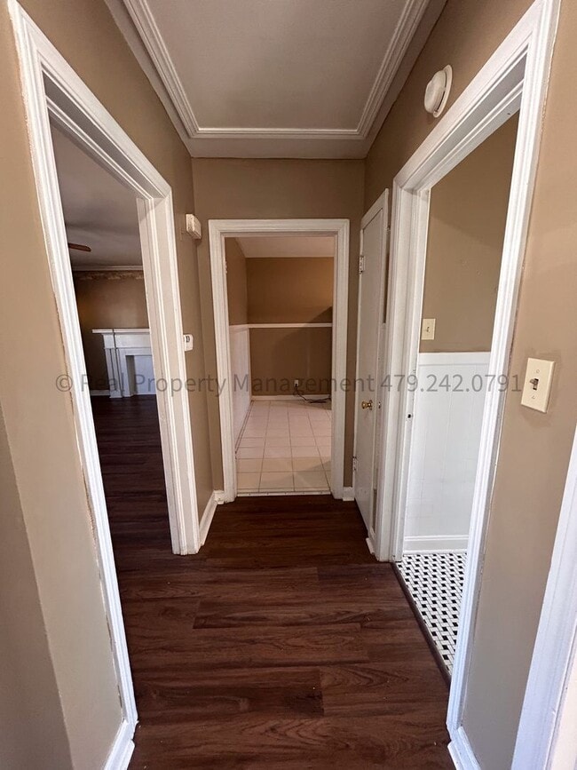 Building Photo - Nice 2 Bedroom 1 Bath Duplex in Park Hill ...