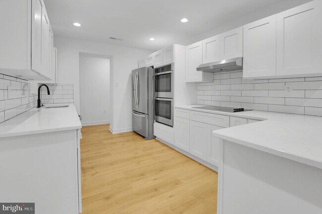 Building Photo - 274 S Alden St