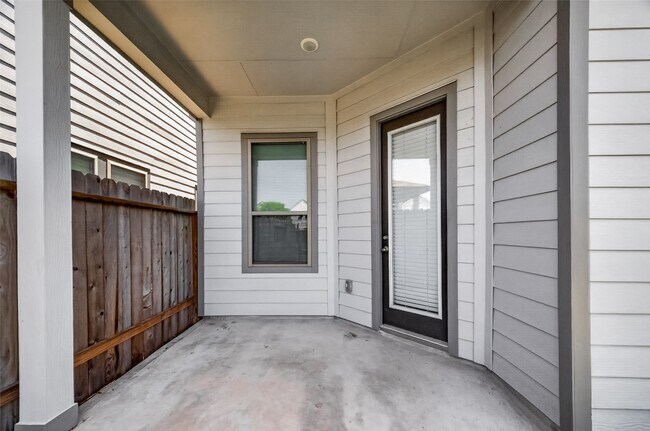 Building Photo - 13412 Sun Cay Drive